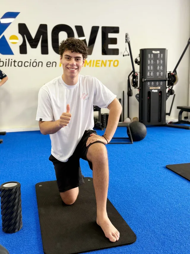 Kmover con el pulgar arriba durante su sesión