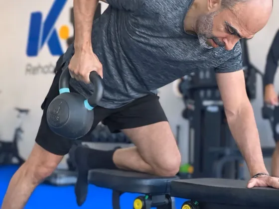 Sesión de entrenamiento kinésico en KMOVE, Temuco